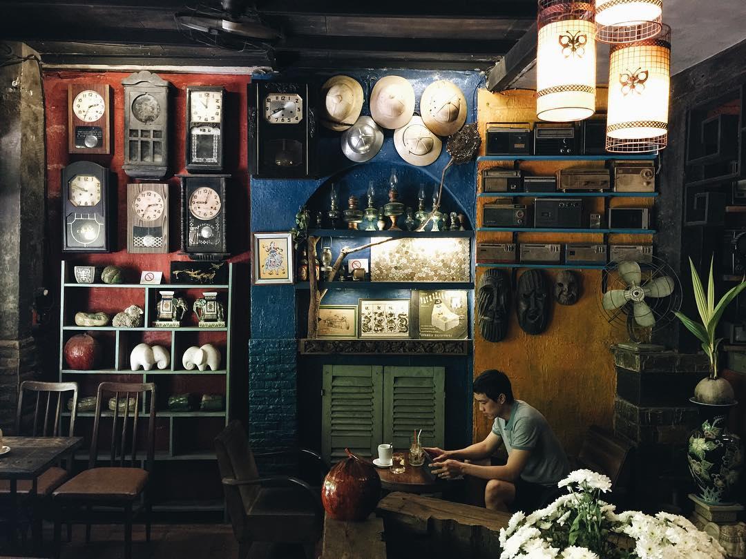 Quán cà phê theo phong cách xưa tại Sài Gòn