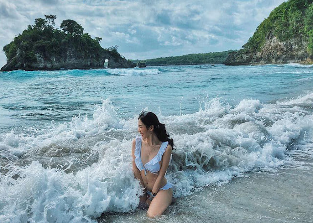 Chụp với bikini ở biển tạo hiệu ứng sóng thú vị