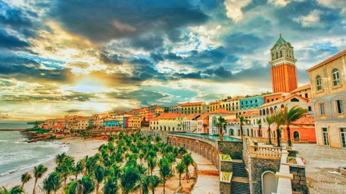 Thị trấn Địa Trung Hải đầy màu sắc