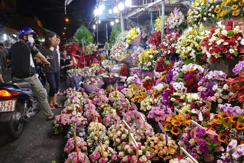 Chợ đầu mối hoa tươi nổi tiếng ở Sài Gòn