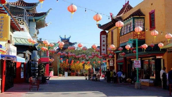 Khu Chinatown nổi bật với kiến trúc văn hóa Trung Hoa
