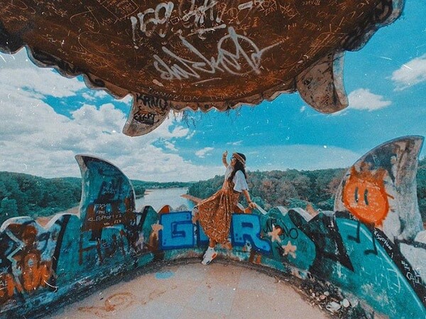 Chiếc view siêu đỉnh từ tượng rồng hồ Thủy Tiên