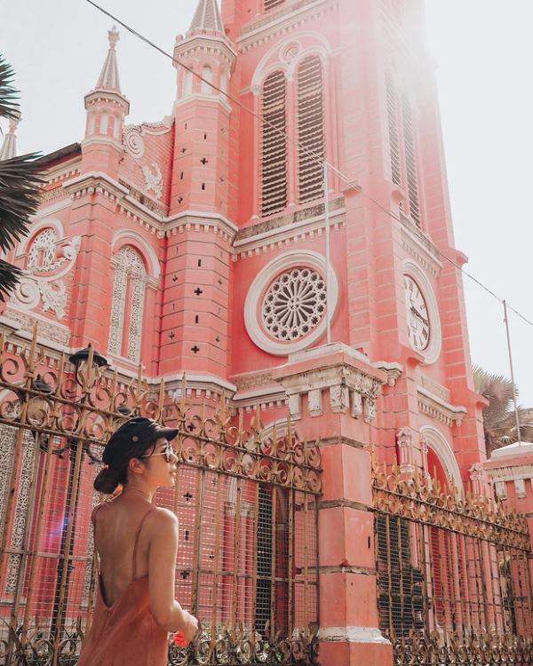 Màu hồng nổi bật của nhà thờ Tân Định