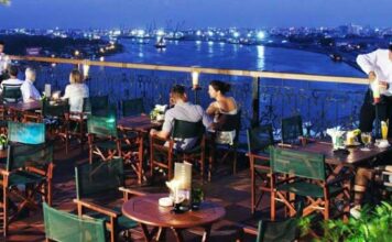 Top 5 quán bar rooftop siêu chill ngắm Sài Gòn về đêm