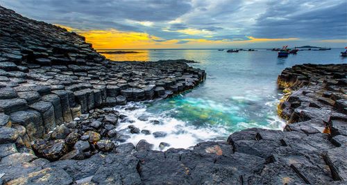 Gành đá dĩa một trong các địa điểm du lịch Phú Yên không thể bỏ qua