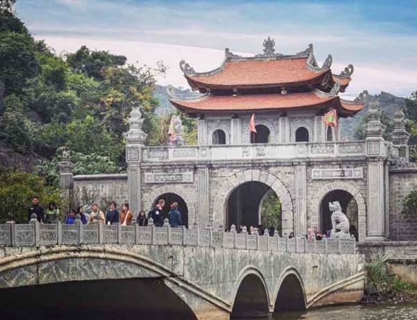 Các địa điểm du lịch ở Ninh Bình nổi bật với đền thờ các vị vua