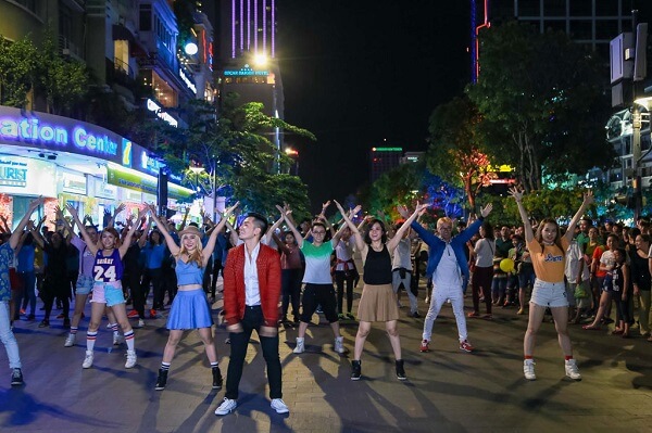 Nhiều hoạt động biểu diễn hay ho tại phố đi bộ Nguyễn Huệ