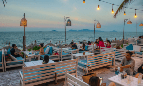 Quán cafe siêu xinh trên bờ biển
