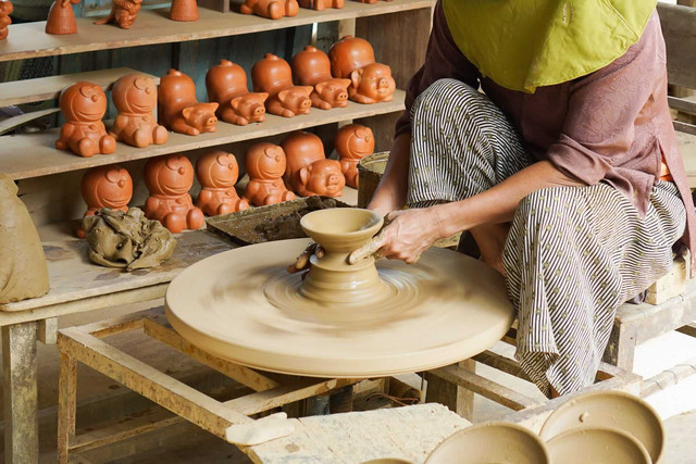 pottery-village-wheel-kristina-tate